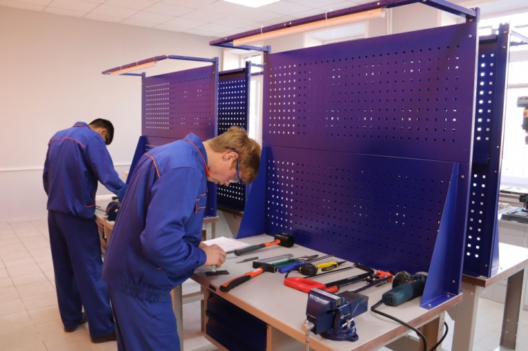 Верстак металлический WT120.F1/F1.011 Верстак металлический WT120.F1/F1.011