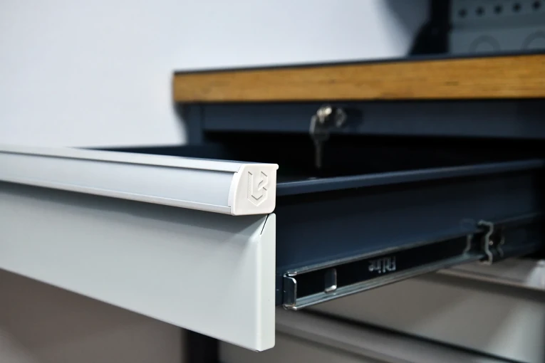 Верстак FBK 1551.13.3-1 купить в Уфе Верстак FBK 1551.13.3-1 купить в Уфе