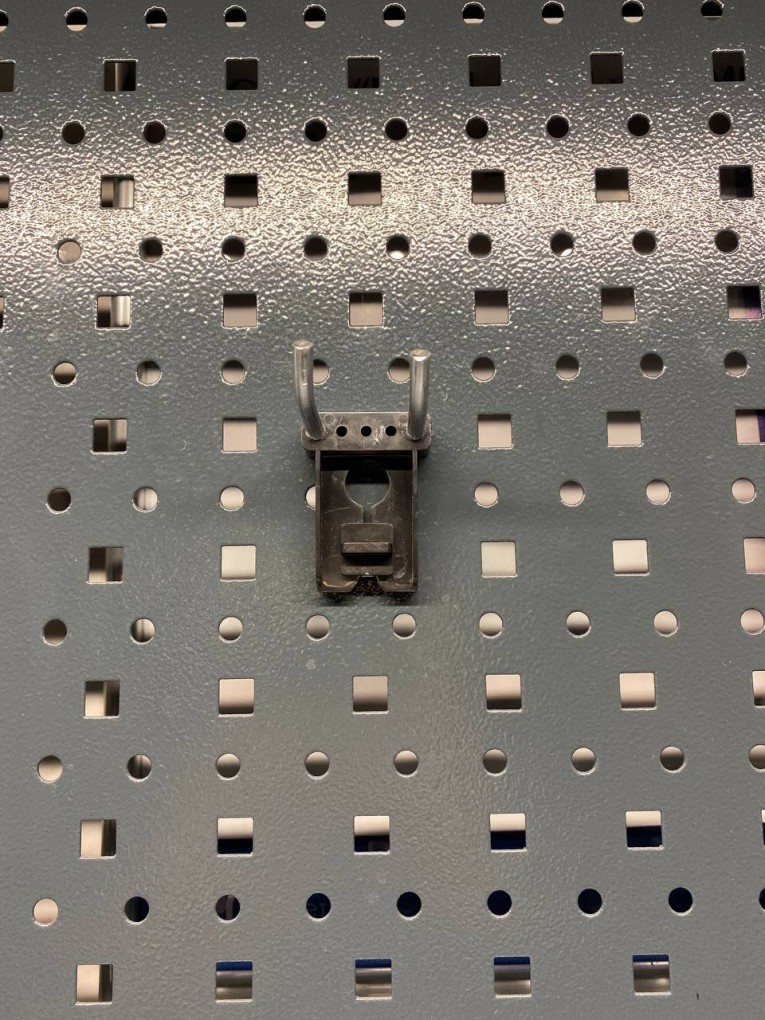 Крючок двойной 38 мм купить в Уфе Крючок двойной 38 мм купить в Уфе