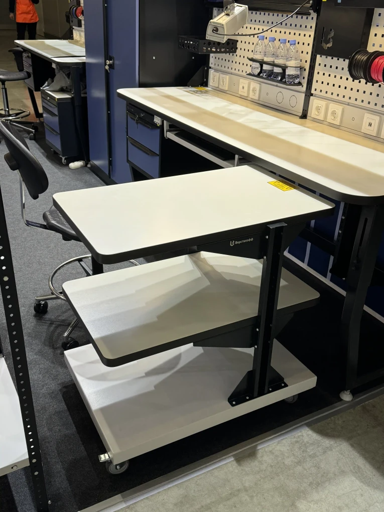 Подкатной антистатический стол SPC A купить в Уфе Подкатной антистатический стол SPC A купить в Уфе