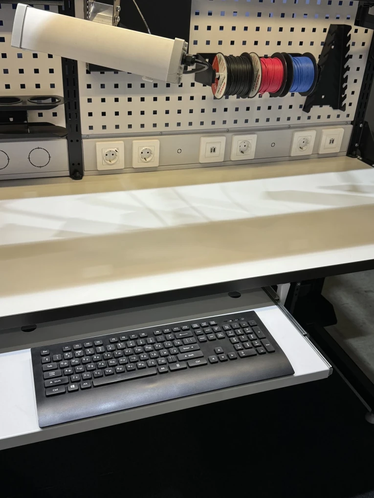 SPC Полка для клавиатуры купить в Уфе SPC Полка для клавиатуры купить в Уфе